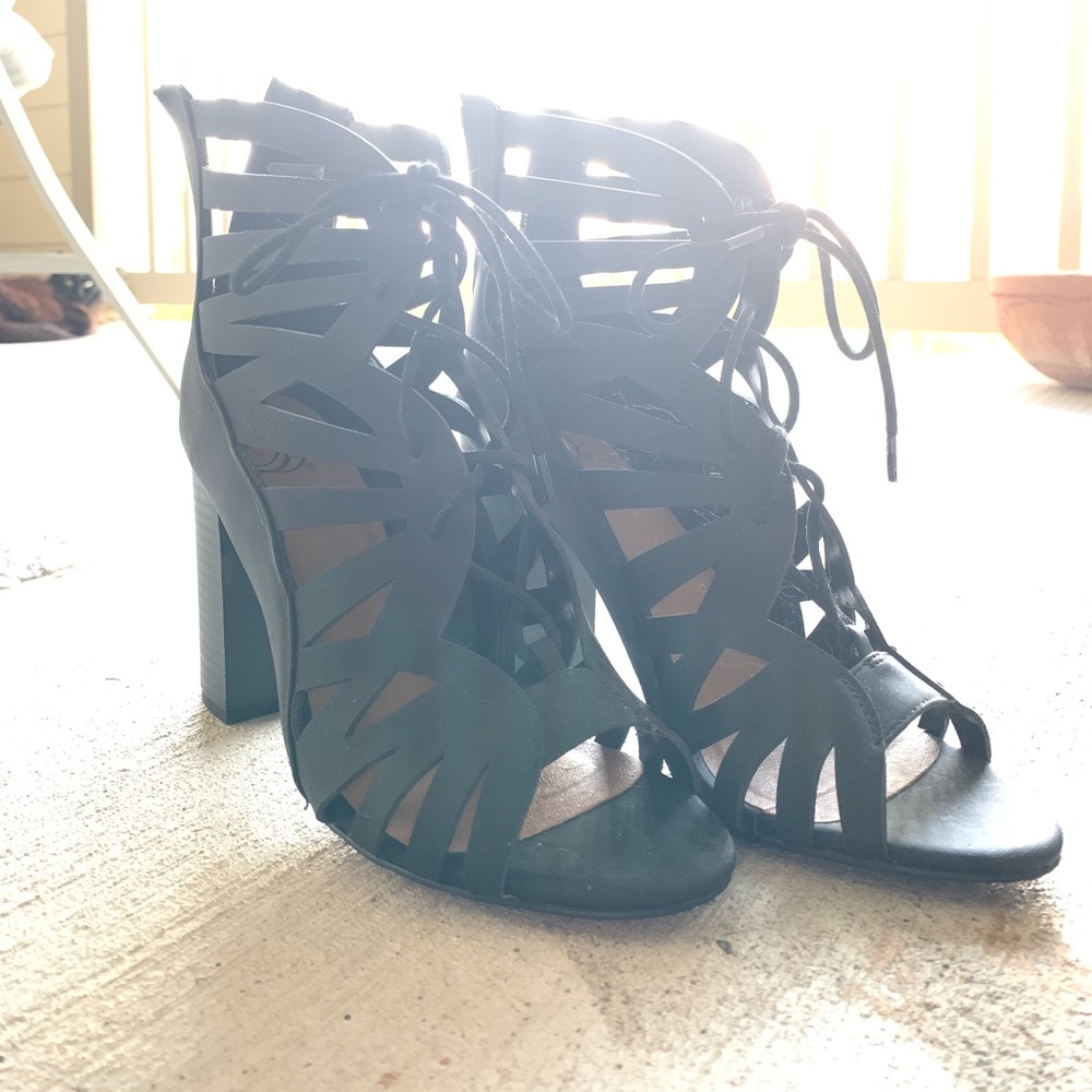 Heart in D Block Heels